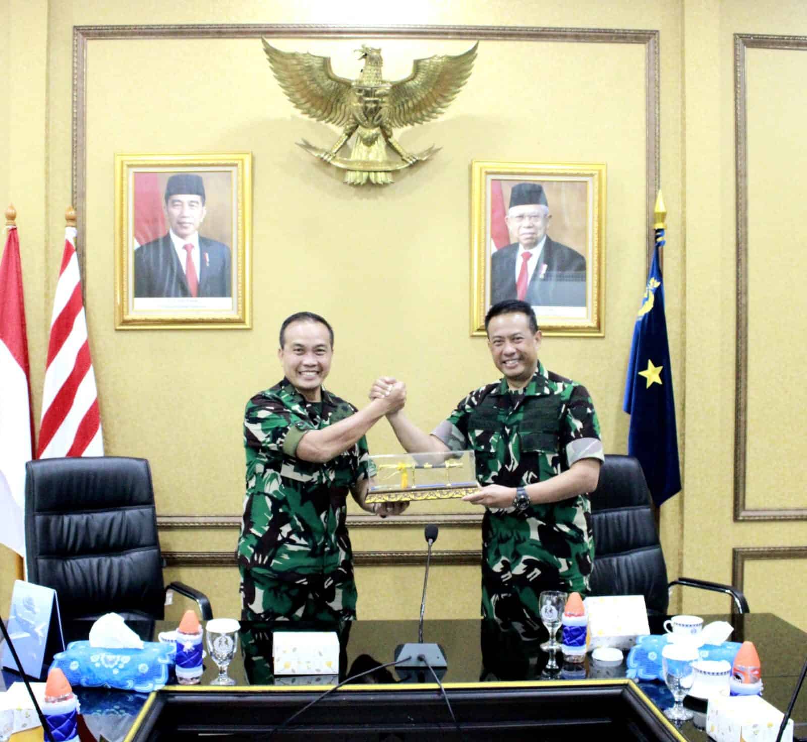 Pererat Silaturahmi dan Koordinasi, Kadislitbangad Kunjungi Dislitbang TNI AL