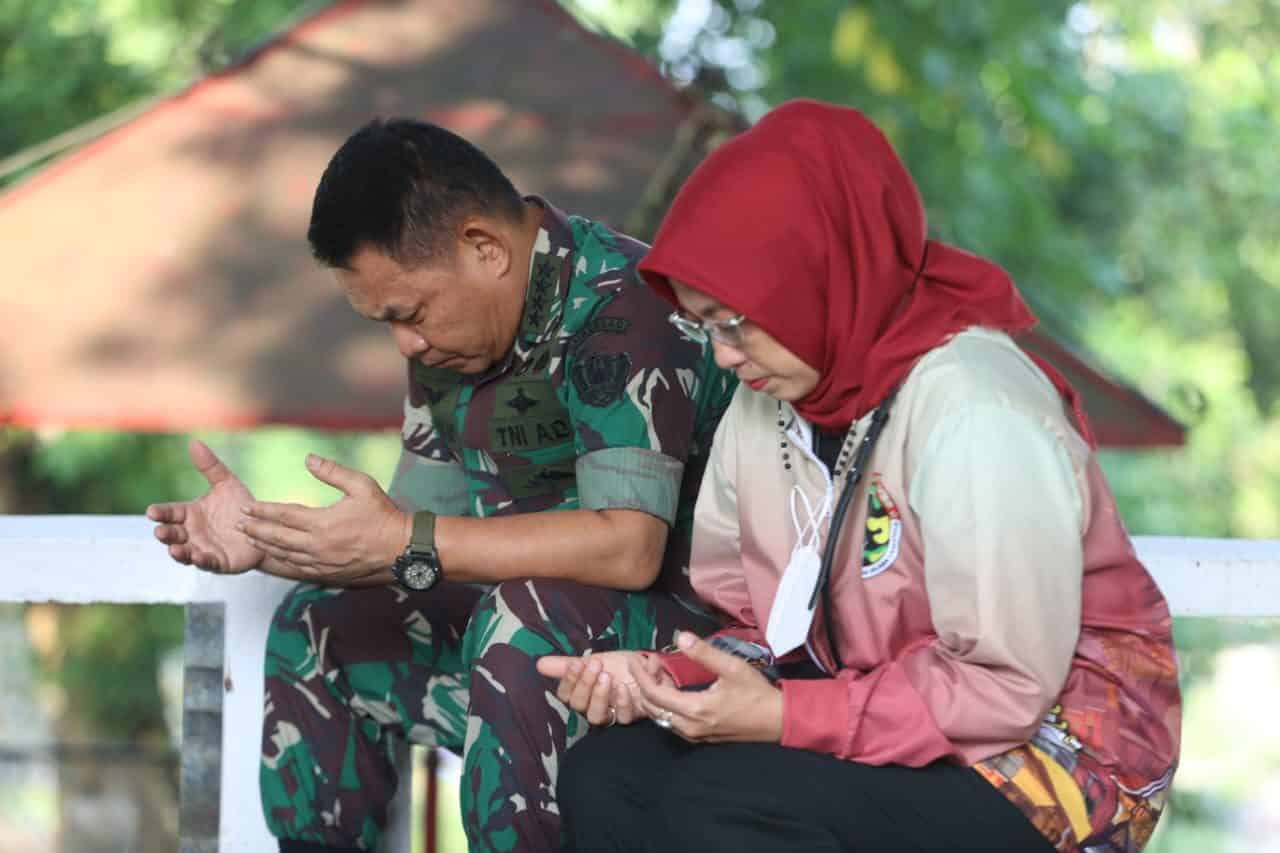 Jenderal Yang Selalu Menyempatkan Diri Ziarah Ke Makam Keluarga