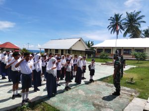Tumbuhkan Sikap Nasionalisme dan Patriotisme Pada Siswa SMP Negeri Biloro dengan Latihan PBB