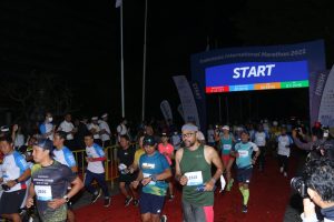 Runner 10 K Dilepas Kasdam IX/Udayana pada Indonesia International Marathon Tahun 2022