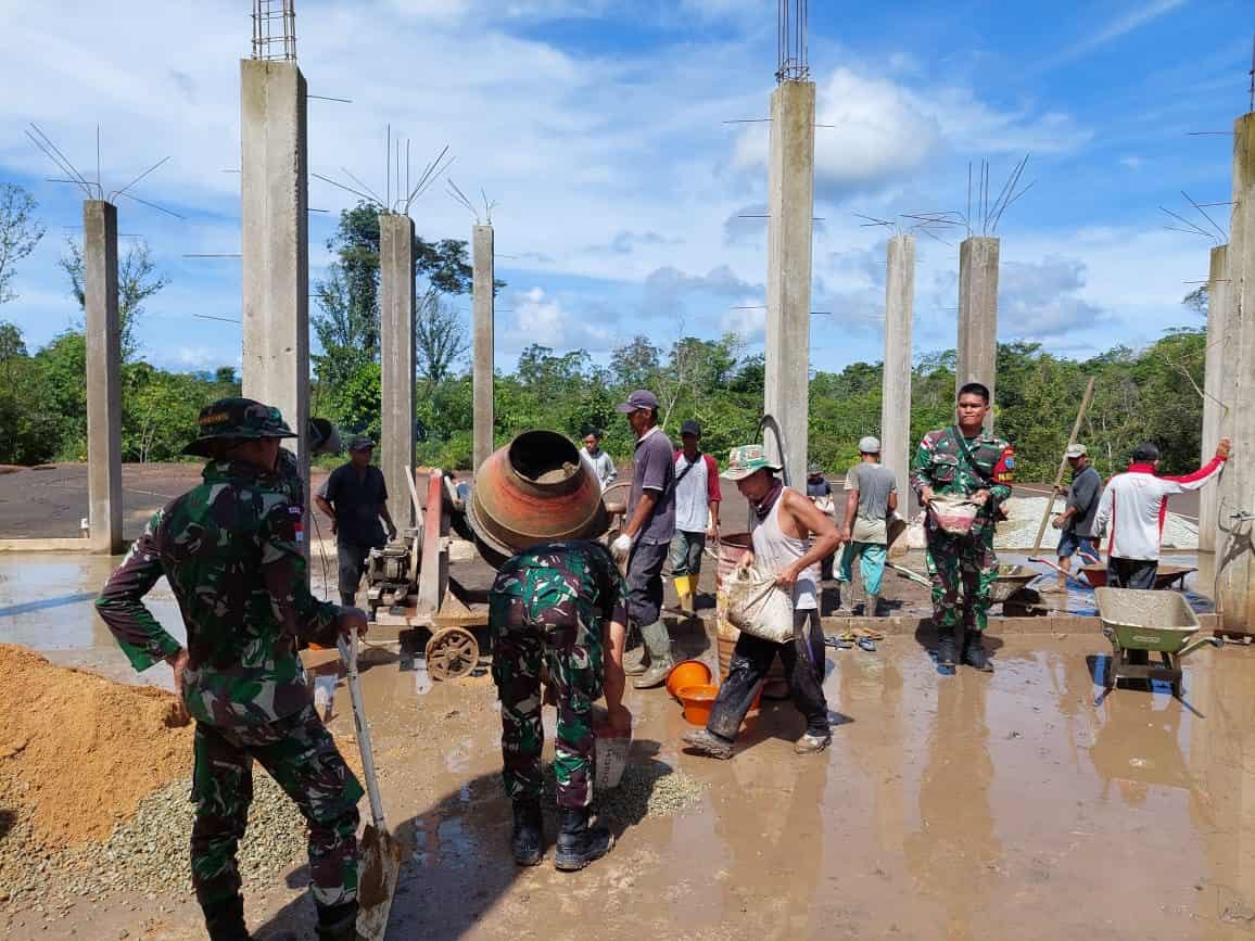 Pos Kout Satgas Pamtas Yonif 645/Gty Bantu Pembangunan Masjid Baru di Perbatasan