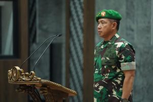 Wakil Kepala Staf Angkatan Darat Menerima Laporan Kenaikan Pangkat 18 Pati TNI AD