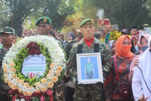 Pangkostrad Pimpin Upacara Pemakaman Almarhum Pratu Anumerta Beryl Kholif Al Rohman di Sukoharjo