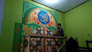 Satgas Yonarhanud 11/WBY Buat Lukisan Kaligrafi di Masjid Al Muhajirin dan Mushalla Nurul Akhlaq