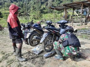 Bengkel Gratis Satgas Yonif R 408/SBH di Puncak Papua