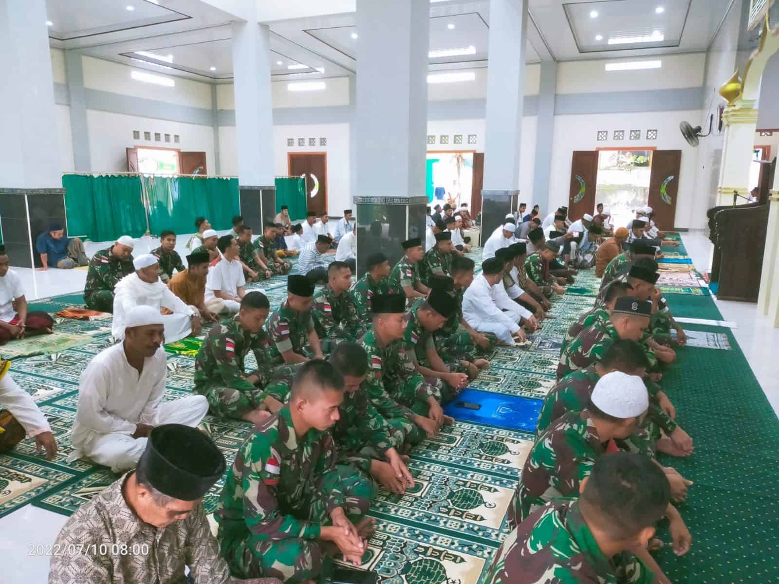 Satgas Kodim Maluku Batalyon Arhanud 11/WBY Laksanakan Sholat Idul Adha 1443 H/2022 M dan Penyembelihan Hewan Qurban