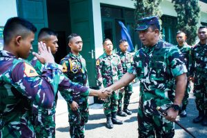 Danpusdikpal Kodiklatad Terima Kunjungan Gubernur Akademi Militer