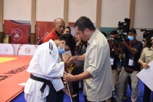 Pangkostrad Tutup Kejurnas Judo Senior dan Kata Piala Menpora 2022, Kontingen DKI Jakarta Juara Umum