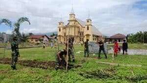 Wujudkan Toleransi Umat Beragama, Satgas Yonahanud 3/YBY Bangun Gereja di Tobelo Bersama Warga