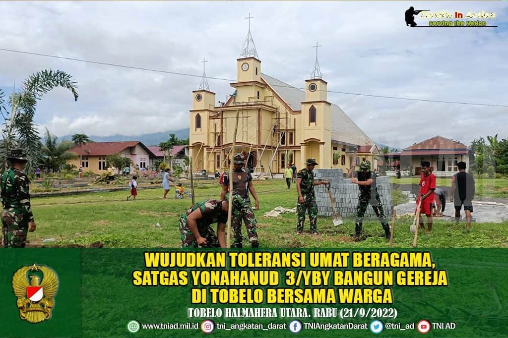 Wujudkan Toleransi Umat Beragama, Satgas Yonahanud 3/YBY Bangun Gereja di Tobelo Bersama Warga