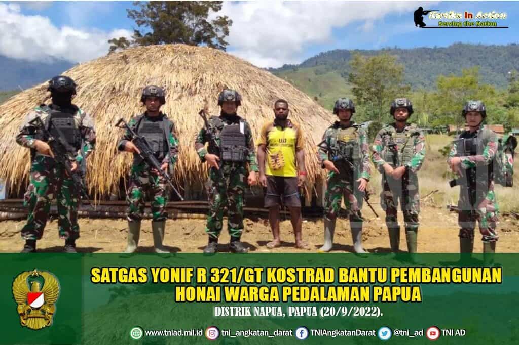 Satgas Yonif R 321/GT Kostrad Bantu Pembangunan Honai Warga Pedalaman Papua