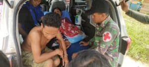 Sigap, Personel Satgas Pamtas Yonarmed 19/105 Trk Bogani Bantu Evakuasi Warga Sakit di Perbatasan