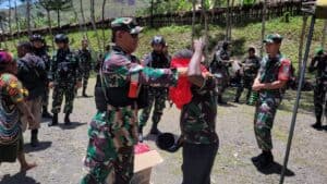 Kegiatan Bakti Sosial Kodim 1714/Puncak Jaya Dalam Rangka Memperingati HUT TNI Ke-77