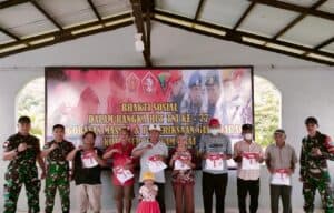 Sambut HUT ke 77 TNI, Satgas Pamtas Yonif 645/GTY Gelar Bakti Sosial Pengobatan Massal Gratis di Perbatasan