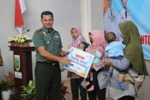 Launching Program DASHAT, Kodim 0709/Kebumen Serahkan Bantuan Bapak Asuh Anak Stunting