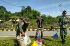 Sambut HUT ke – 77 TNI, Satgas Yonif 645/Gty dan Personel TDM Pembersihan Wilayah Perbatasan