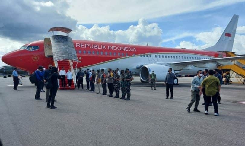 Presiden Joko Widodo Tiba di Mimika Disambut Danrem 174/Merauke dan Forkopimda