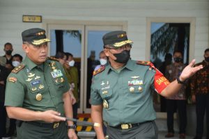 Presiden Joko Widodo Tiba di Mimika Disambut Danrem 174/Merauke dan Forkopimda