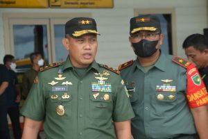 Presiden Joko Widodo Tiba di Mimika Disambut Danrem 174/Merauke dan Forkopimda