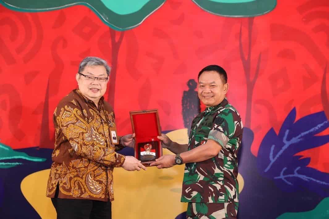 Hadiri Seminar Kebangsaan Universitas Ciputra, Kasad Ajak Mahasiswa Perkuat Persatuan dan Kesatuan Bangsa
