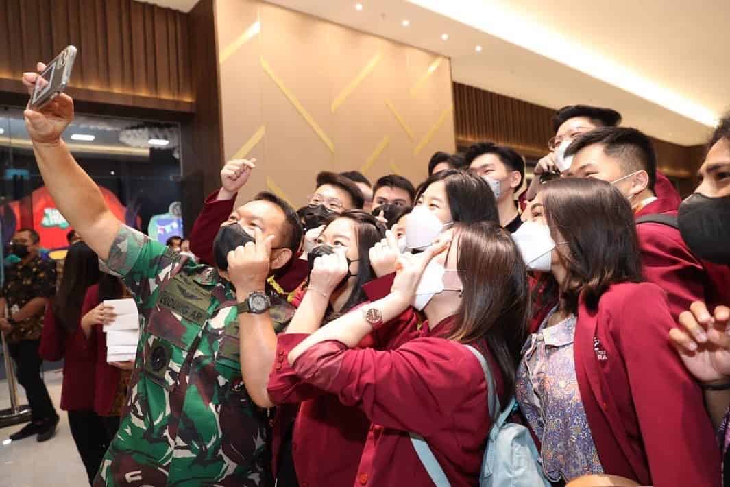 Hadiri Seminar Kebangsaan Universitas Ciputra, Kasad Ajak Mahasiswa Perkuat Persatuan dan Kesatuan Bangsa