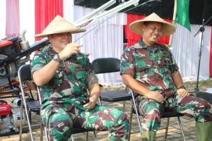 Danrem 052/Wkr Dampingi Pangdam Jaya Tinjau Perkembangan Program Food Estate Di Tangerang