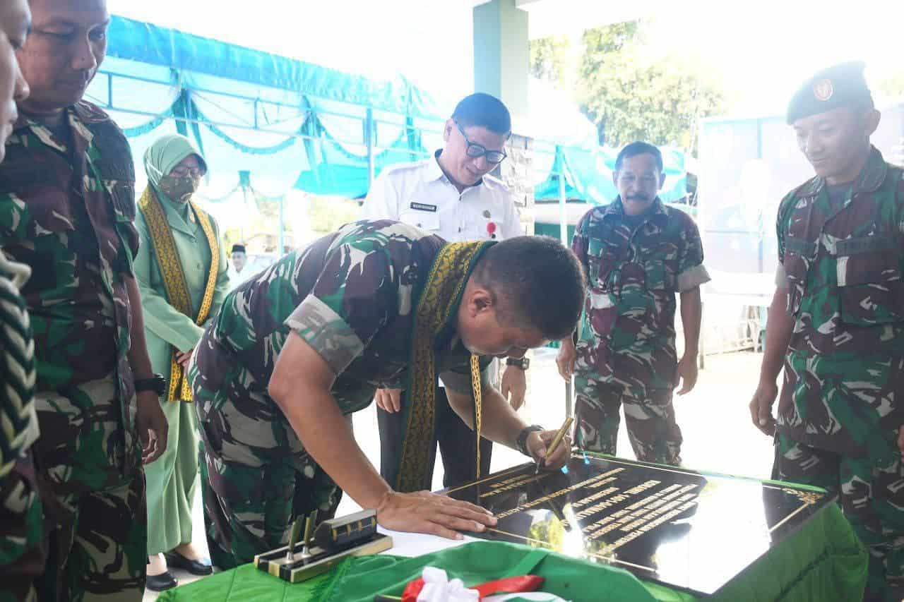 Danrem 142/Tatag Resmikan Renovasi Bangunan Koramil 1401-04/Malunda