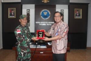 Berperan Berantas Peredaran Narkoba, Satgas Yonif 126/KC Terima Penghargaan BNN