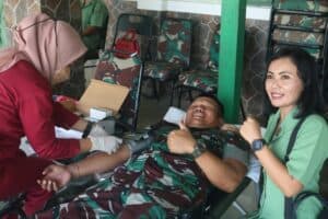 Jelang HUT Ke-77 TNI, Kodim 1806/TB Gelar Donor Darah Hingga Bagikan Sembako Kepada Anak Berisiko Stunting