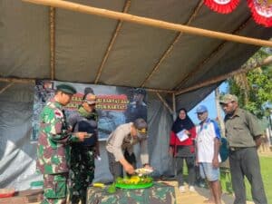 Semarak HUT ke-77 TNI, Satgas Pamtas Yonif R 142/KJ Gelar Sunatan Massal di Pos Debra