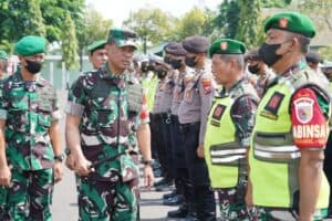Pengecekan Apel Gelar Pasukan Pengamanan VVIP Kunker Presiden RI di Wilayah Sidoarjo dan Mojokerto