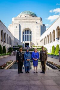 Lawatan ke Australia, Kasad Letakkan Karangan Bunga di Australian War Memorial