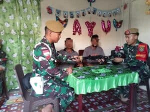 Satgas Yonarhanud 3/Yby Terima Senjata Rakitan di Desa Dama Kecamatan Loloda Kepulauan