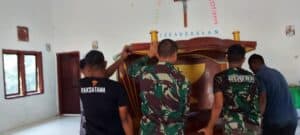 Kepedulian dan Kepekaan Satgas Yonif 711/Rks Berikan Mimbar Untuk Gereja di Papua