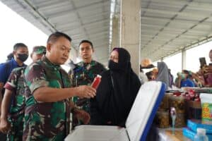 Peduli UMKM, Kasad Nikmati Nasi Kuning dan Ketoprak