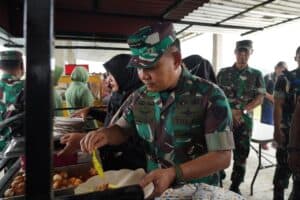 Peduli UMKM, Kasad Nikmati Nasi Kuning dan Ketoprak