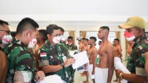 799 Pendaftar Cata PK TNI AD Gel II TA. 2022 Mengikuti Sidang Parade Sub Panda Di Korem 172/PWY
