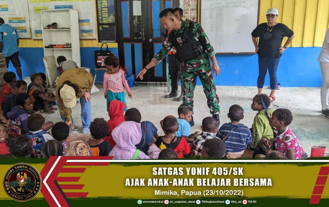 Cerianya Anak-Anak Papua Belajar Bersama Prajurit Satgas Yonif 402/SK