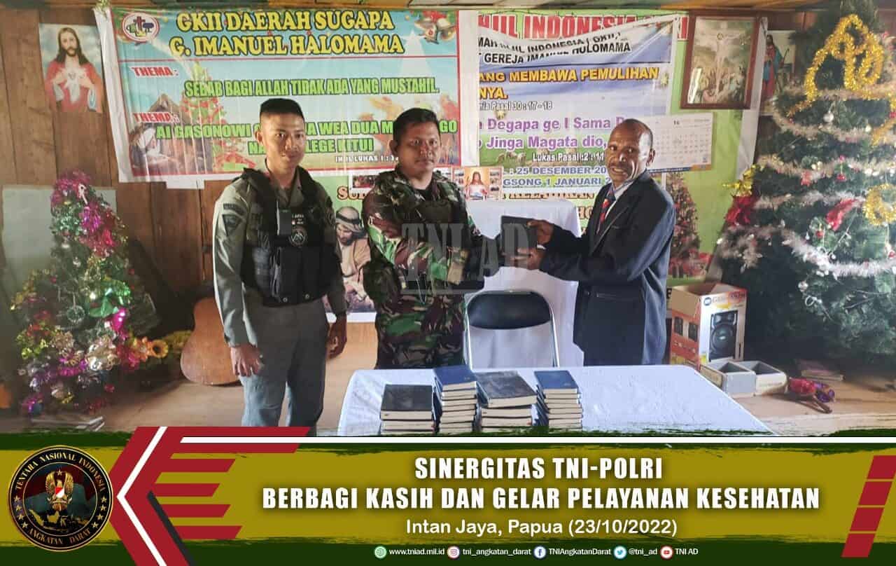 Sinergitas TNI-POLRI Berbagi Kasih dan Berikan Pelayanan Kesehatan di Papua