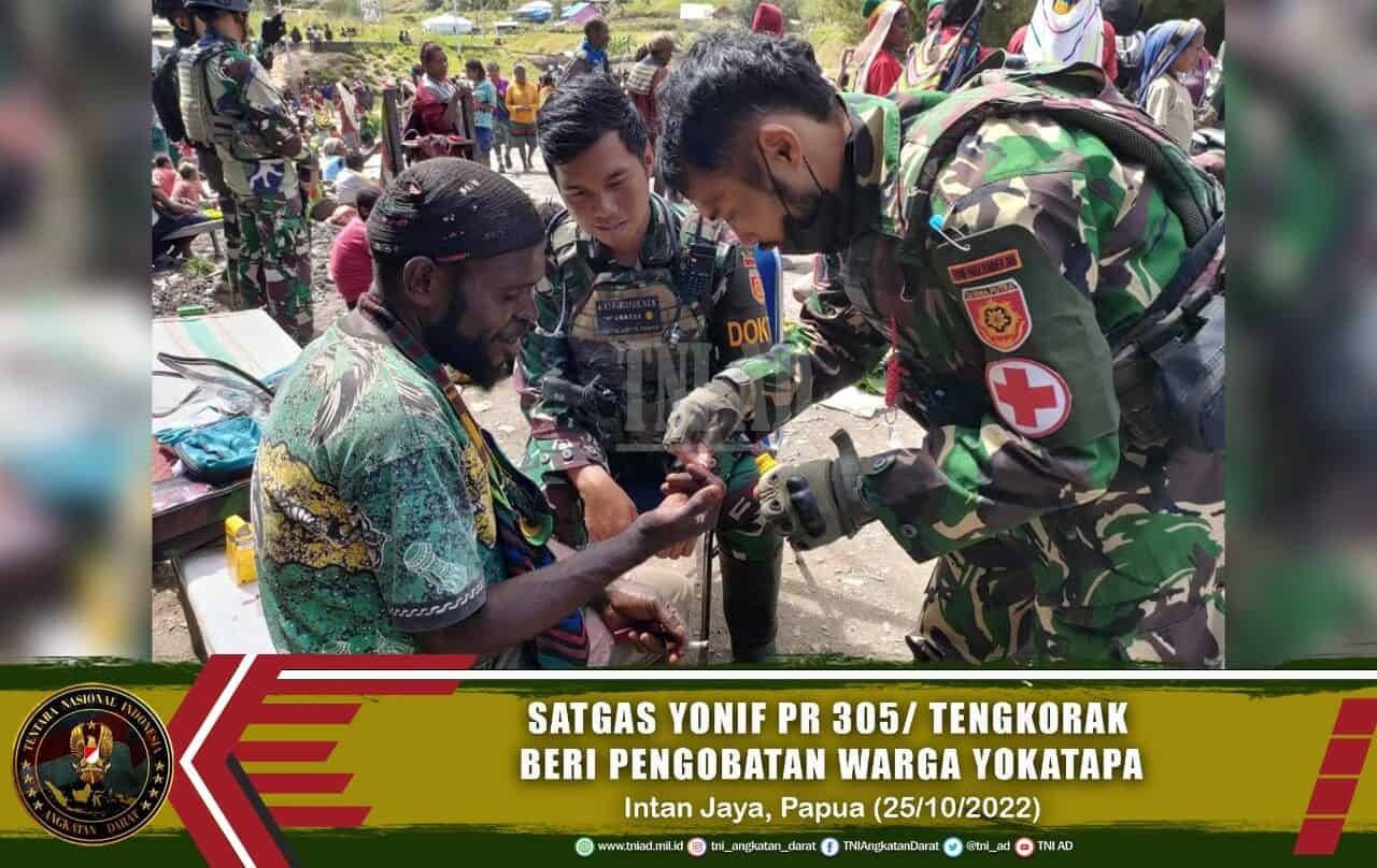 Satgas Yonif PR 305/ Tengkorak Gelar Pelayanan Kesehatan di Pasar Yokatapa