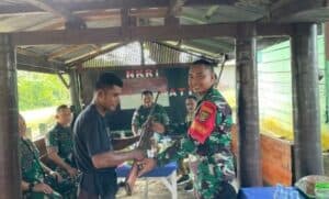 Kunjungi Satgas Yonarhanud 3/YBY, Danpussenarhanud Saksikan Penyerahan Senpi dari Warga