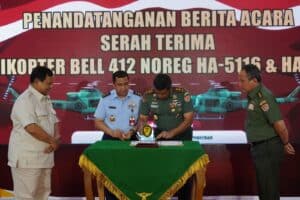 Puspenerbad Terima 2 Unit Heli Bell- 412 Dari Kemenhan RI