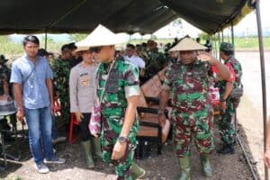 Danrem 172/PWY Tanam Padi Perdana di Kampung Helalua Distrik Assolokobal Kab. Jayawijaya