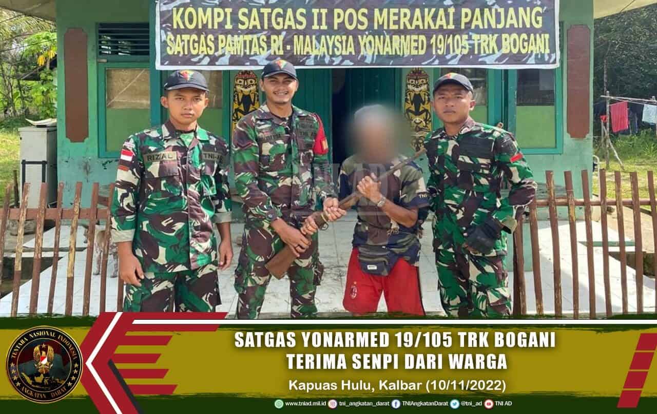 Di Hari Pahlawan, Warga Perbatasan Serahkan Senjata Api Rakitan Kepada Satgas Yonarmed 19/105 Trk Bogani