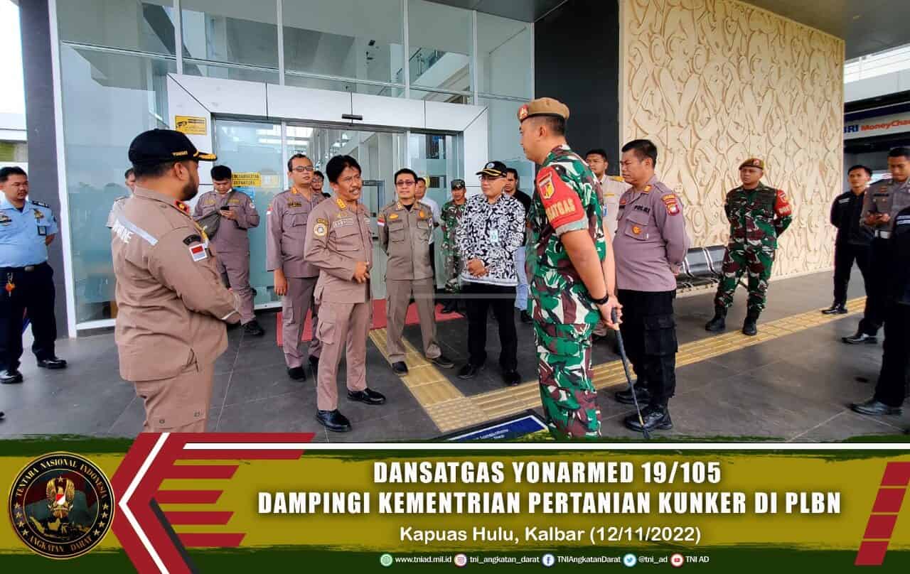 Dansatgas Yonarmed 19/105 Dampingi Kunker Dari Kementrian Pertanian di PLBN Badau