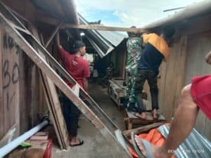 Puluhan Kios Tersapu Puting Beliung, Dandim 1416/Muna Kerahkan Personelnya