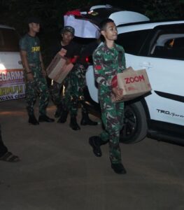 Yonif R 300/Bjw Salurkan Bantuan Kepada Korban Gempa Cianjur