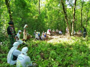 Pasukan Ajusta Lakukan Pengamanan Pengembalian Situs Makam Leluhur Marga Soa Tauleka