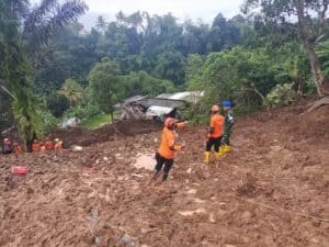 Satwa K-9 Pomdam III/Slw Ikut Bantu Pencarian Korban Bencana Gempa Cianjur