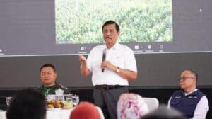 Kasad Dampingi Menko Marves Tinjau Program Ketahanan Pangan di Sukabumi